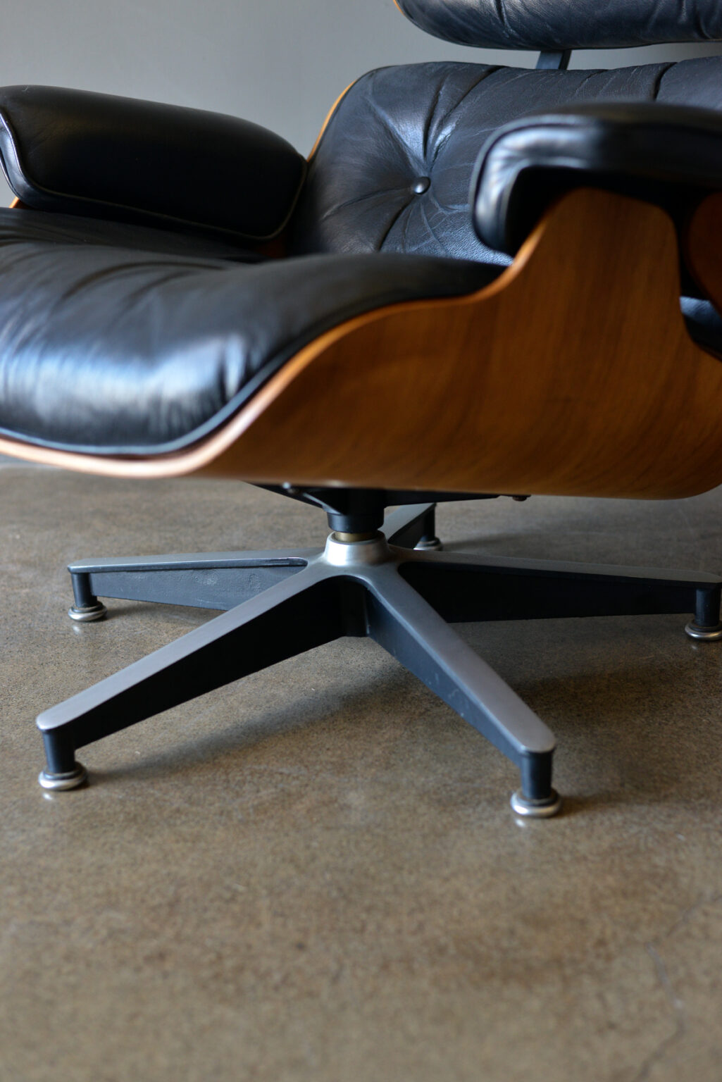 Eames Rosewood Lounge Chair And Ottoman, Circa 1971 - Authentic Mid ...